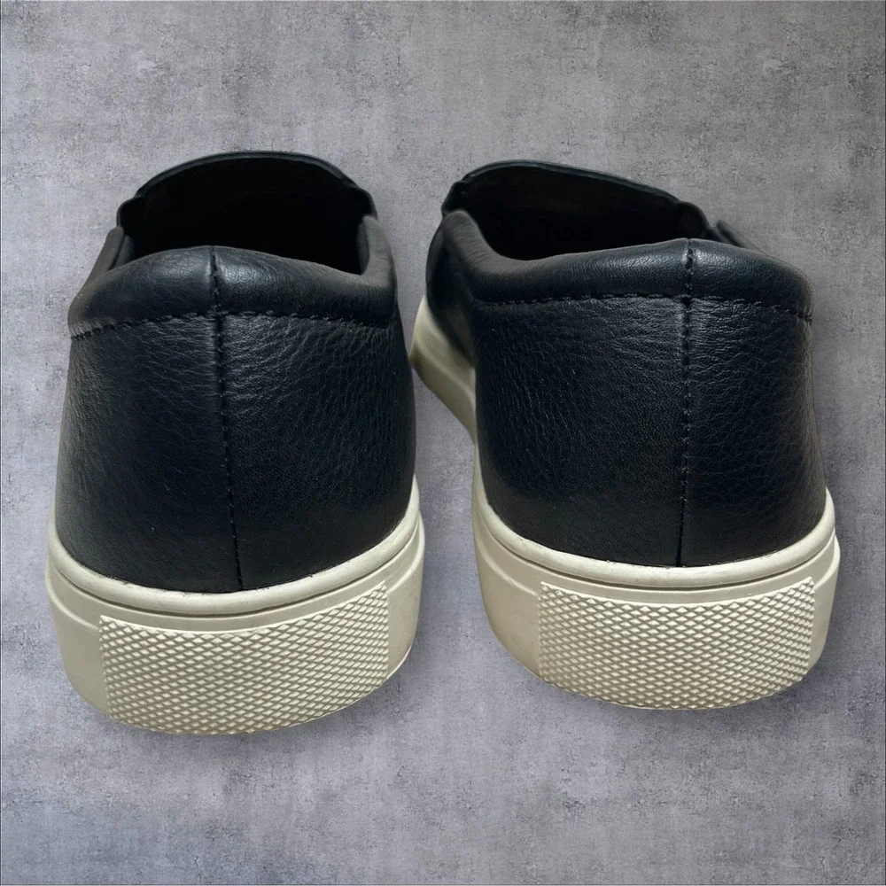 Brighton Spark Black Leather Slip On Sneaker Shoes Beaded Medallion Womens 9